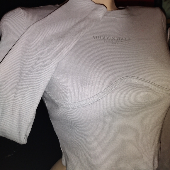 Forever 21 Crop Long-sleeve T-shirt- size Medium - Picture 3 of 6